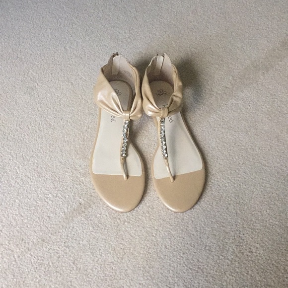 A pair of zippered sandals * NEVER WORN* - Picture 1 of 4